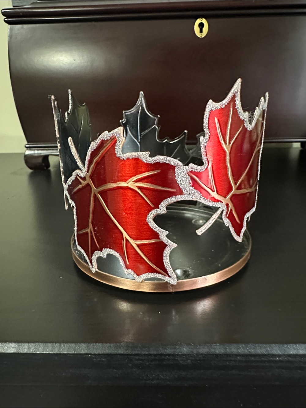Bath and Body Works Multi Red Sparkle Leaf 3 Wick Candle Holder - Pure Canadiana - Picture 2 of 5